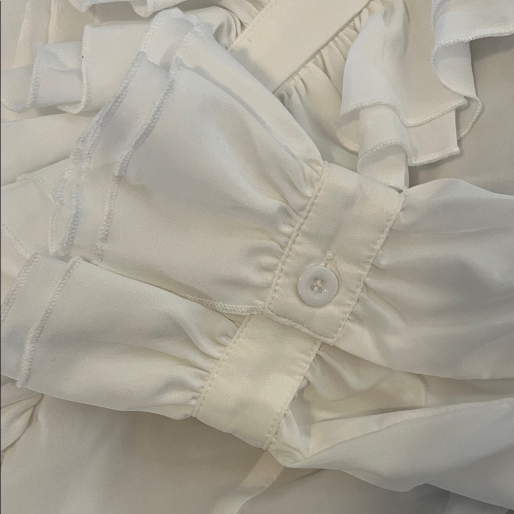 Kate Kasin women’s size M White Ruffled Button-Up Blouse - Picture 3 of 4